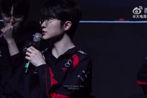 Faker：去年的冠军皮肤整体是比较鲜艳的感觉，今年的会是另外一种风格