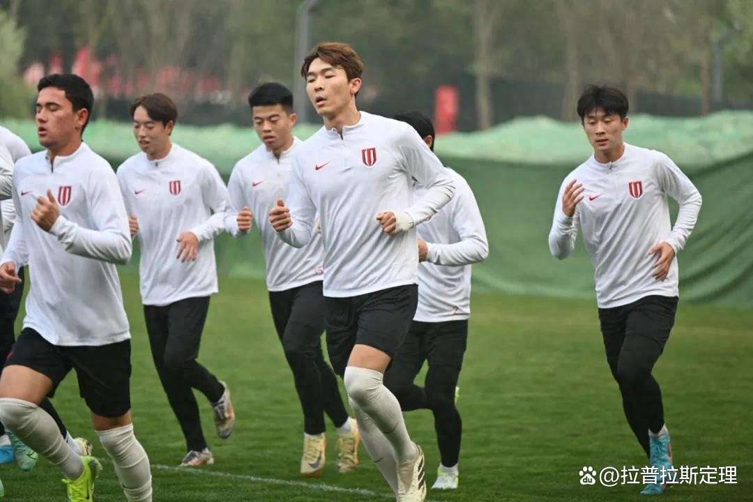 关于成都兴城球员面临激烈比拼，备战迎战的信息