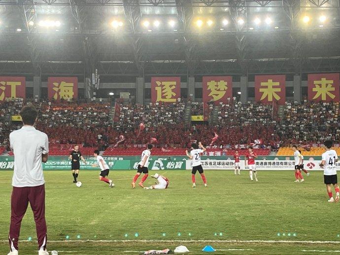 上海海港客场战平江苏苏宁，争取翻盘的简单介绍