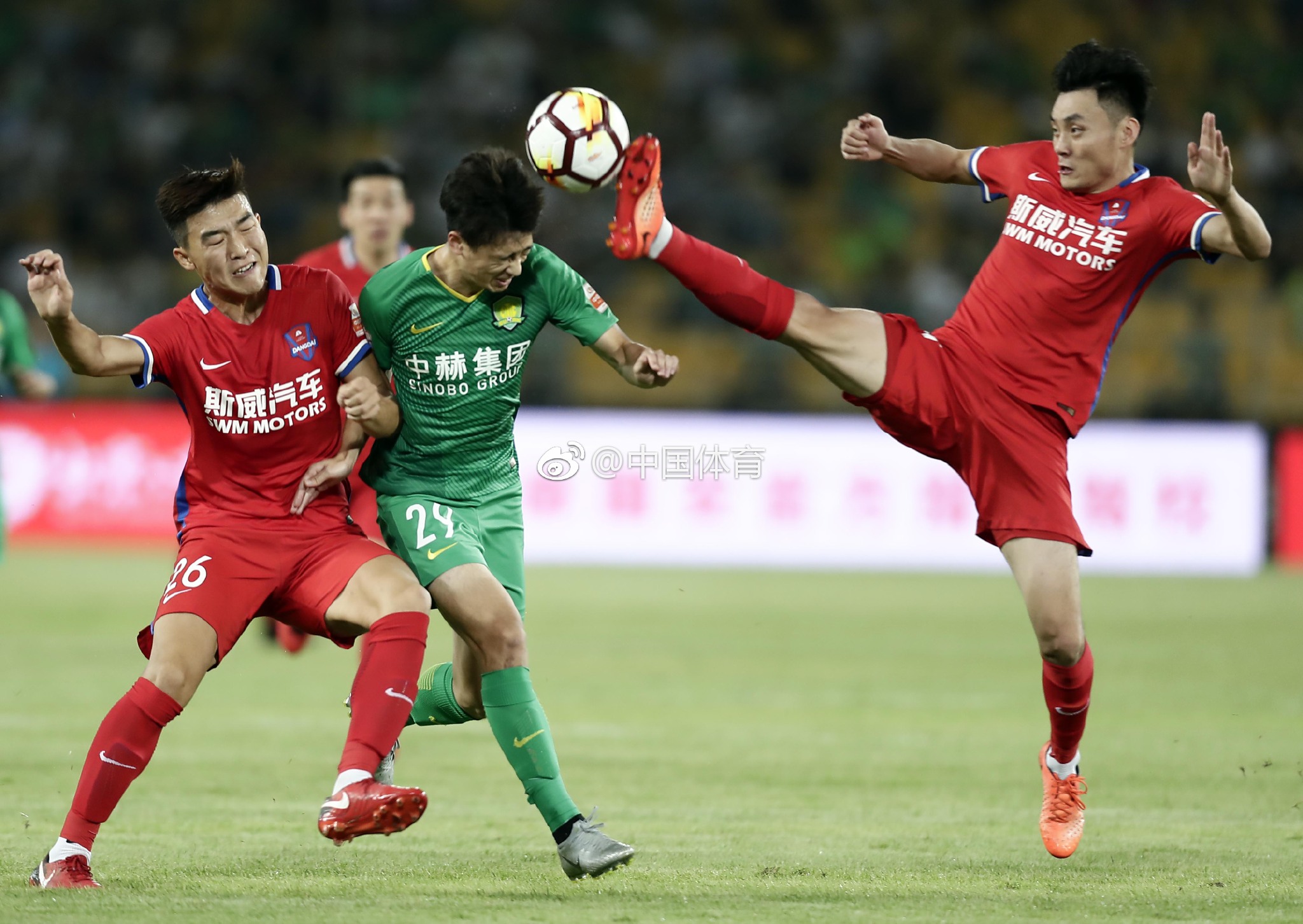 重庆斯威客场战平北京中赫国安