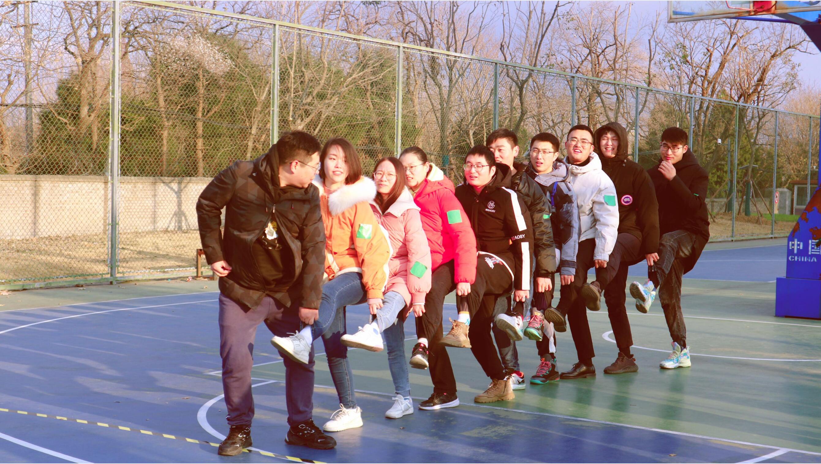 关于球员聚餐活动暖心举行，团队合作更加默契的信息